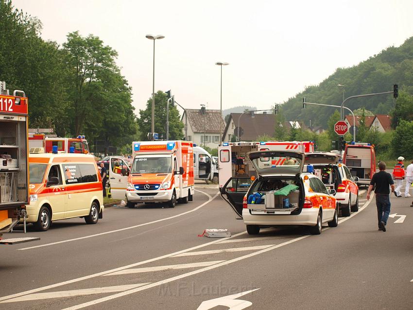 Schwerer Unfall mit Reisebus Lohmar Donrather Dreieck P070.JPG